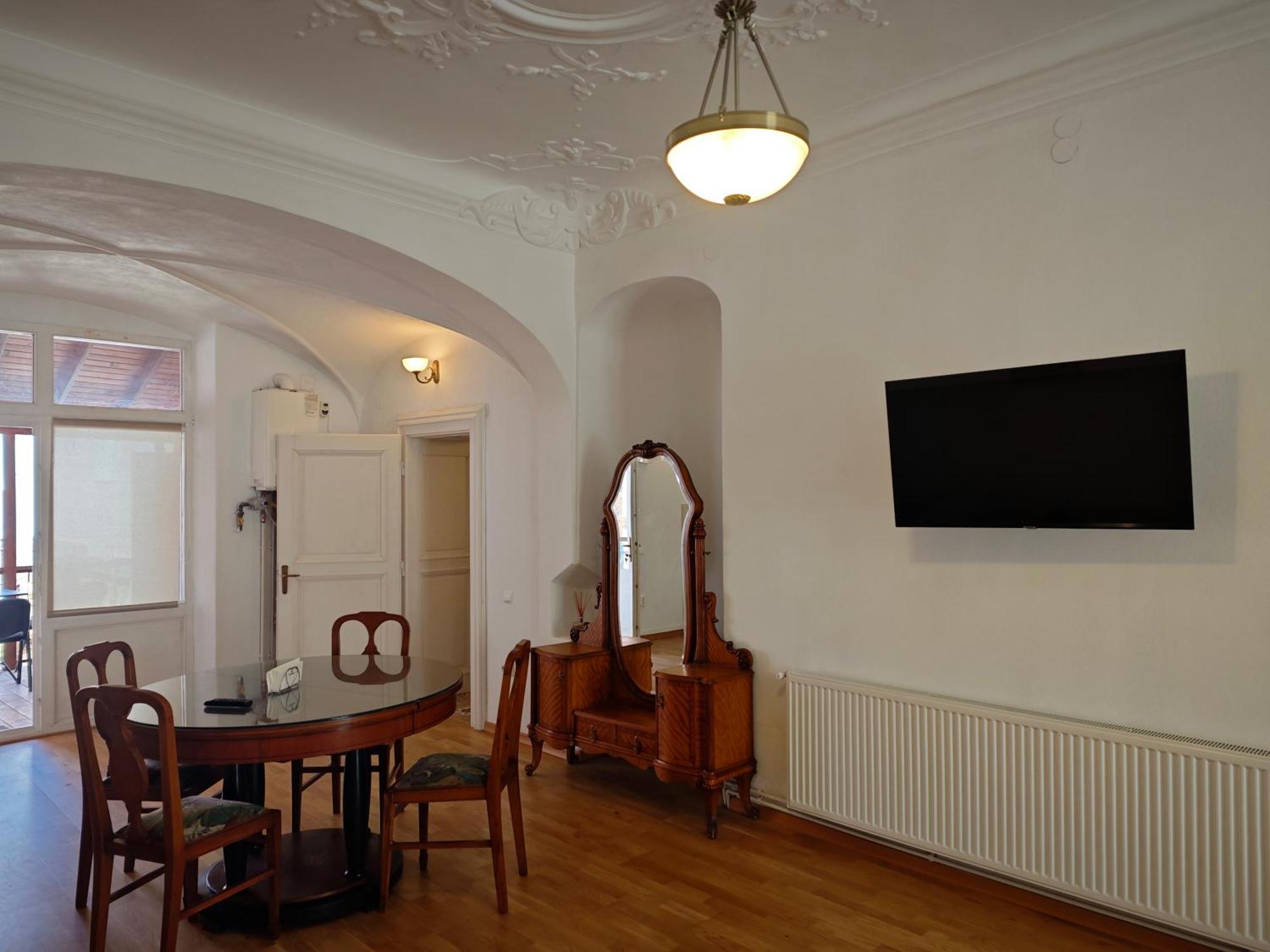 Clasic Studio Central Brasov Luaran gambar