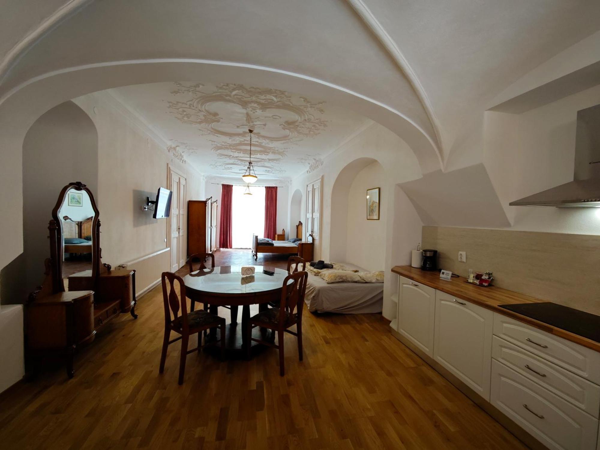 Clasic Studio Central Brasov Luaran gambar