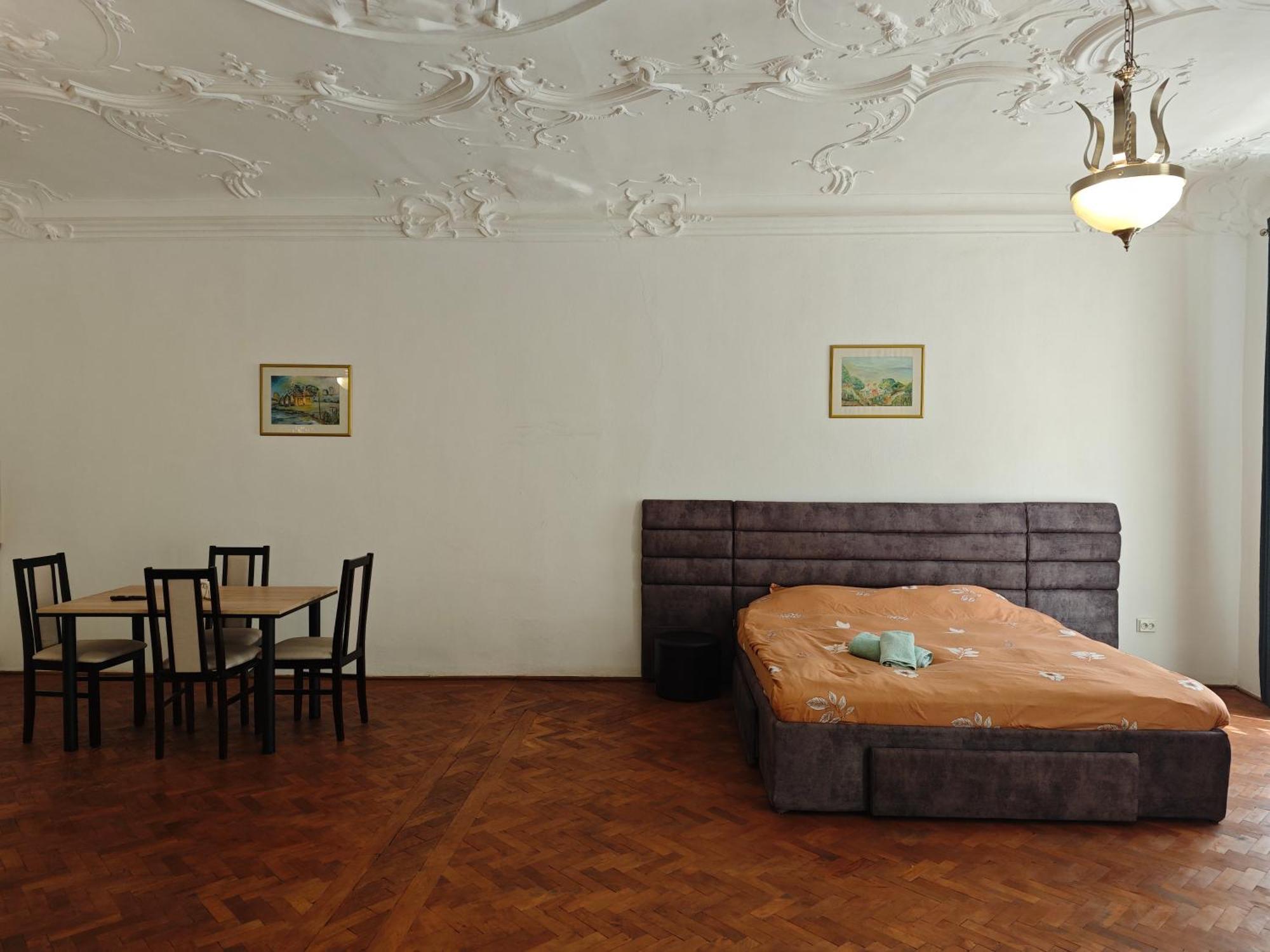 Clasic Studio Central Brasov Luaran gambar