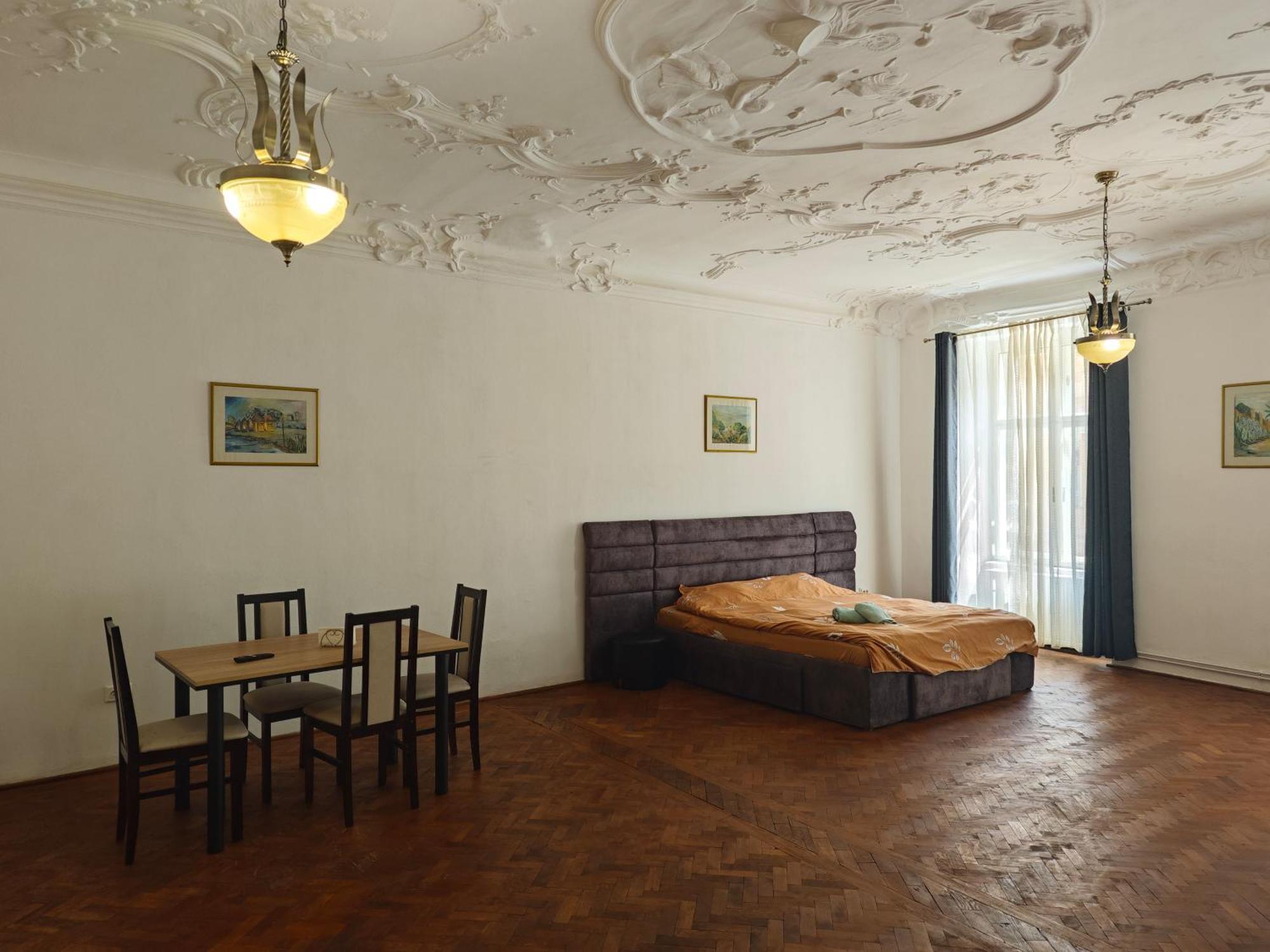 Clasic Studio Central Brasov Luaran gambar