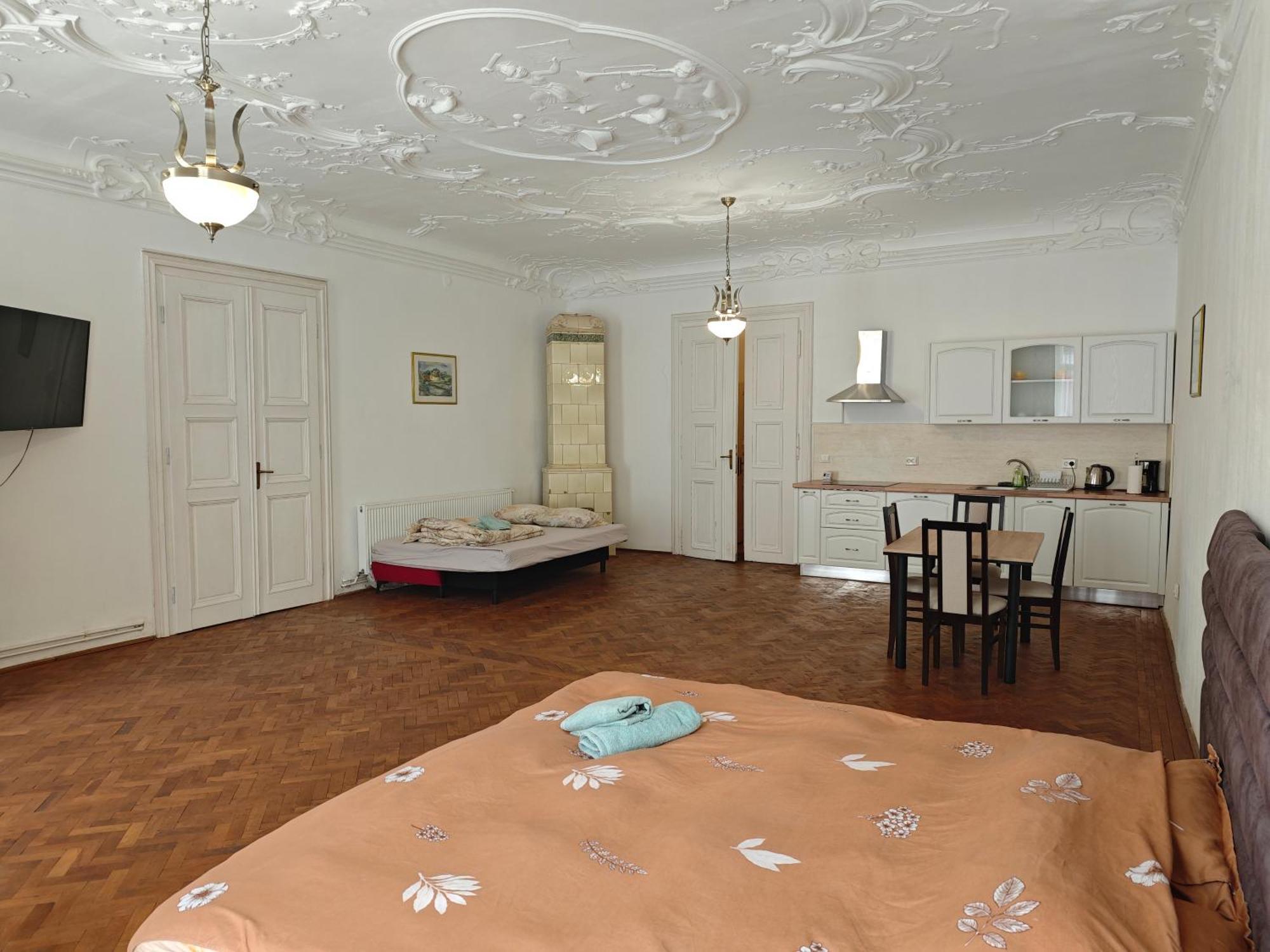 Clasic Studio Central Brasov Luaran gambar