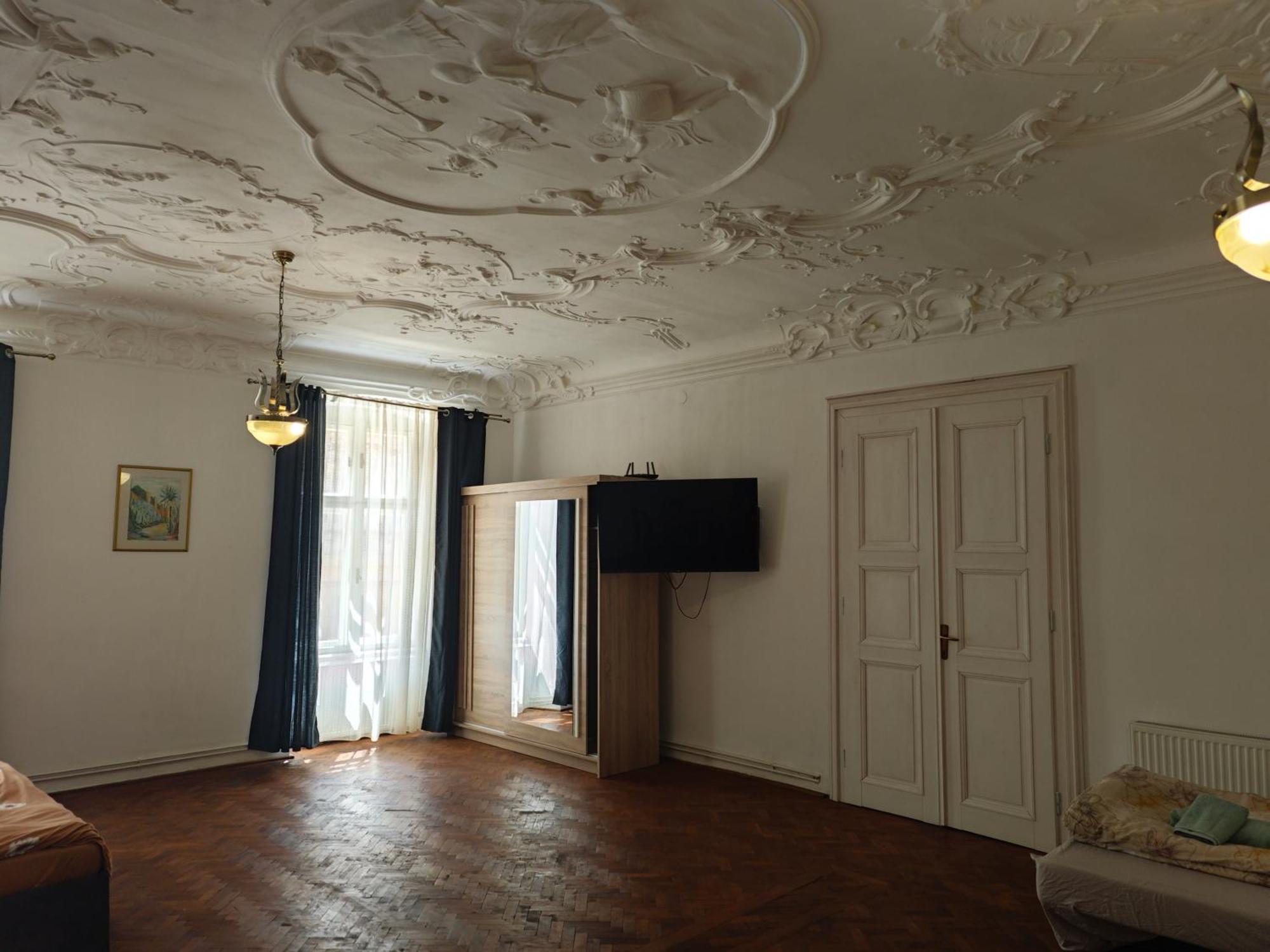 Clasic Studio Central Brasov Luaran gambar